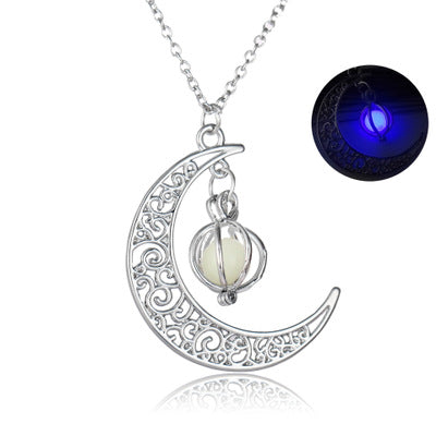 Fashion Moon Pendant Necklace With Natural Glowing Stone