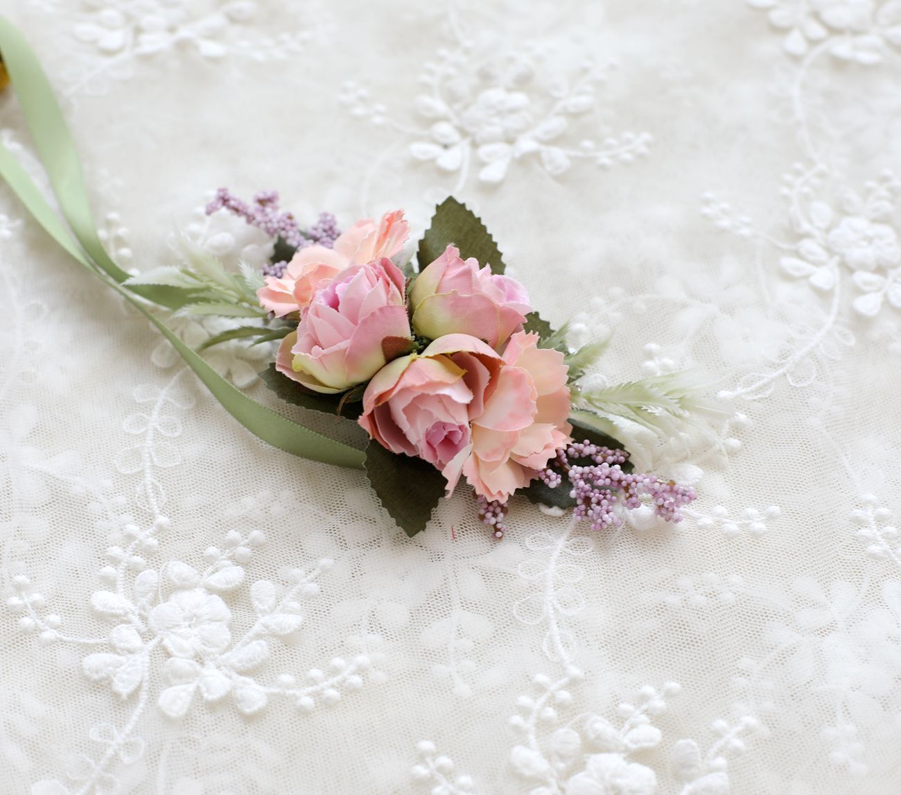 Gift Wrapping Groom And Groomsman Corsage