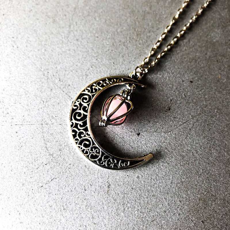 Hollow Moon Heart-Shaped Luminous Pumpkin Necklace