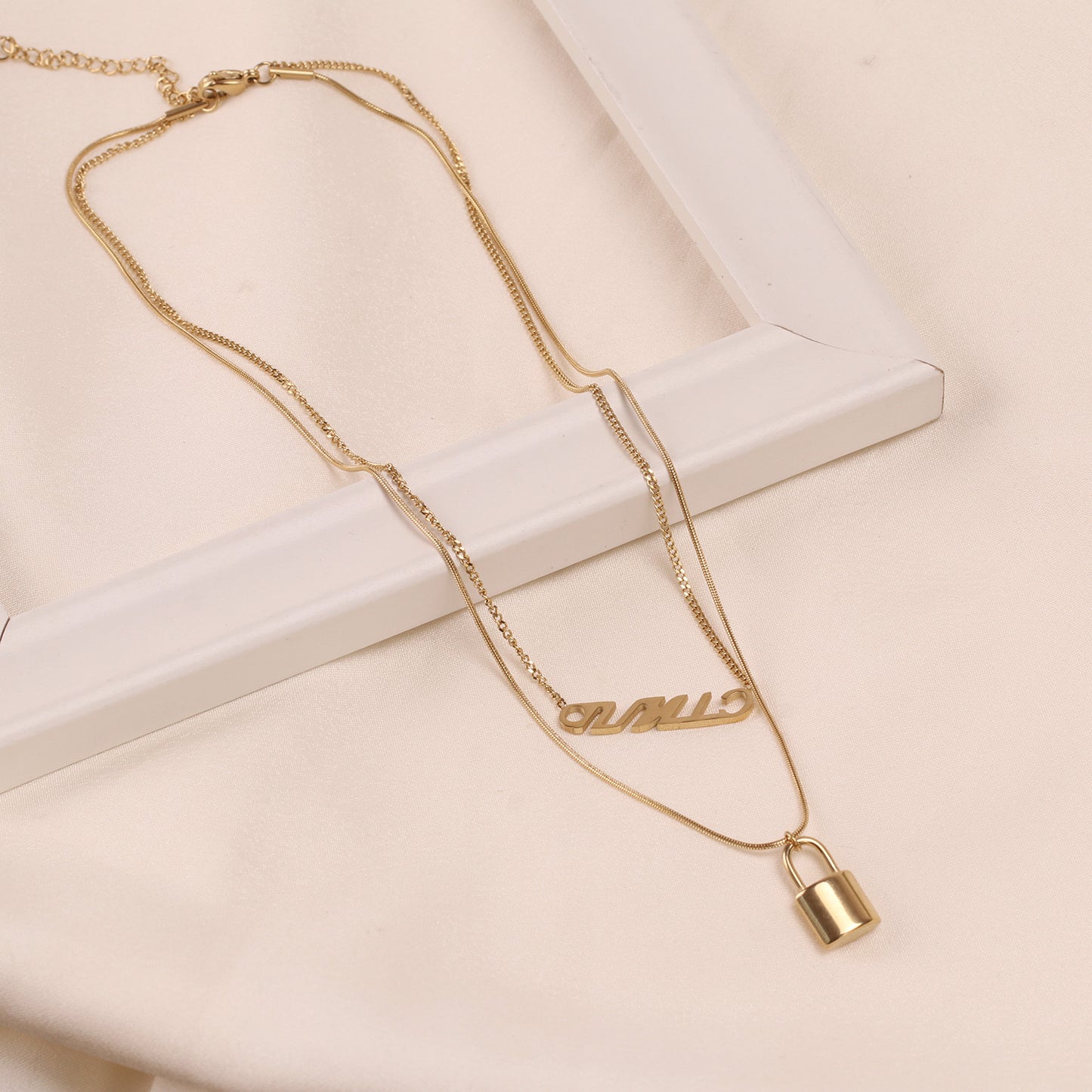 Net Celebrity Niche Plated 14K Clavicle Chain