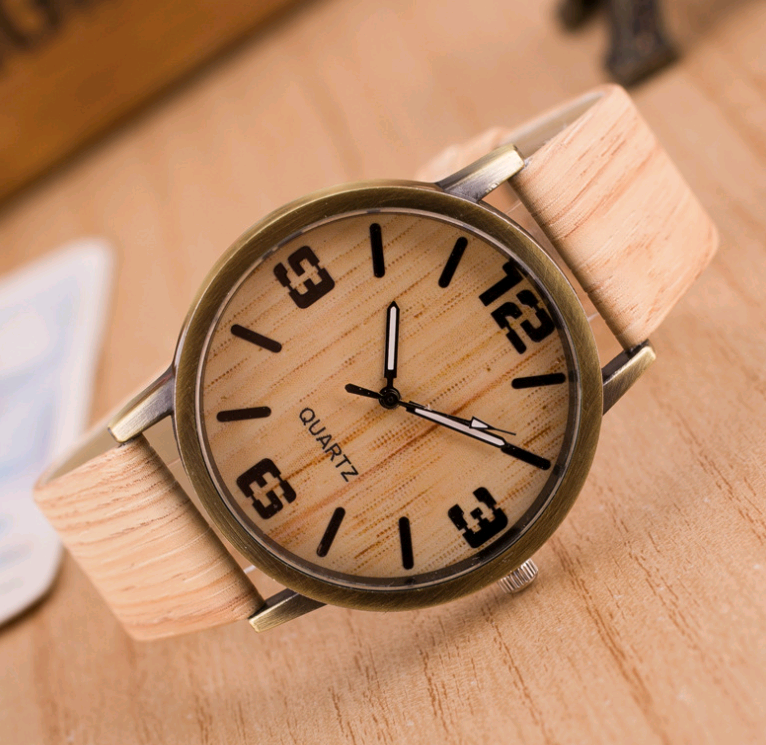 Fashion Wood Grain Watch Four Figures Men and Women Popular Wood Watch