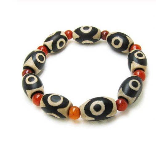 Red Agate And Three-Eyed Dzi Bead Bracelet