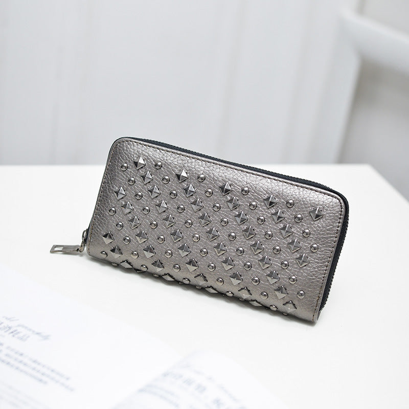 Version Of The Hot Punk Rivet Long Wallet Fashion Simple Clutch Large Capacity Multi-Card Pocket Wallet