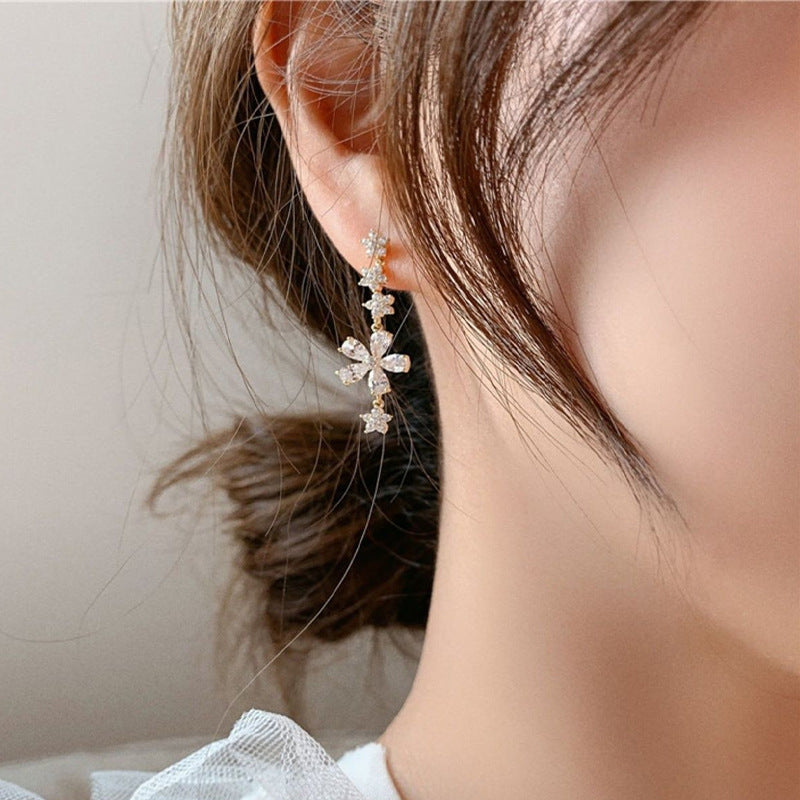 Korea Super Fairy Sweet 925 Silver Needle Rhinestone Flower Earrings Temperament Simple Long Earrings Lady Ear Jewelry Female