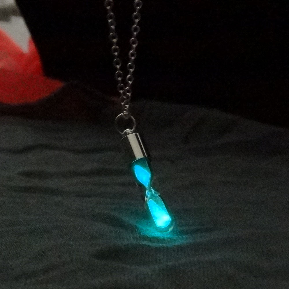 Fashion Time Hourglass Crystal Drift Bottle Pendant Noctilucent Necklace