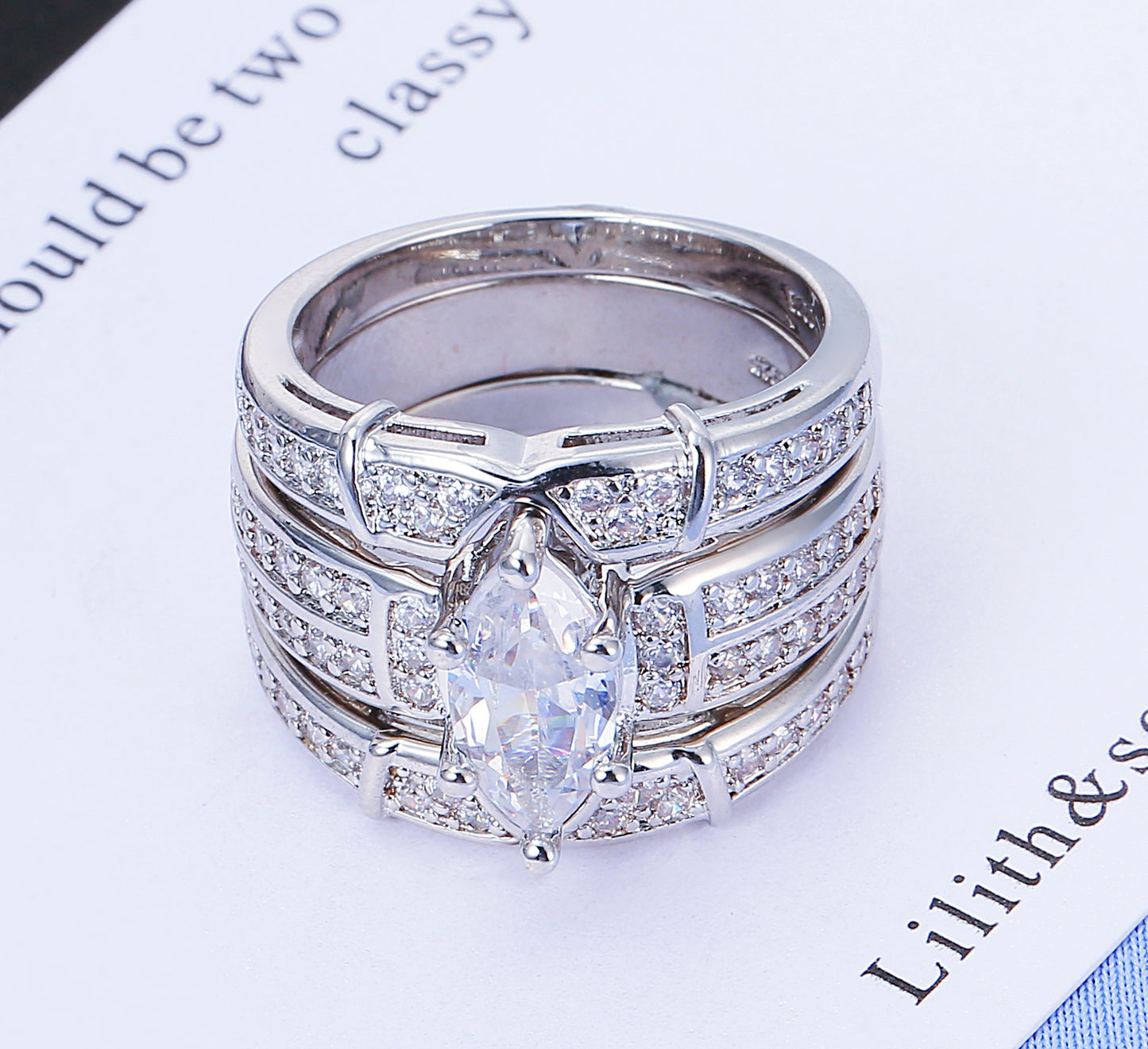 European And American Couples Ring Ring Engagement Zircon