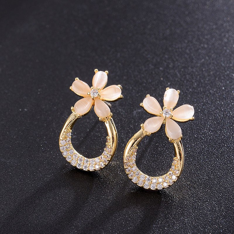 European And American Design Fashion Flower Earrings Simple