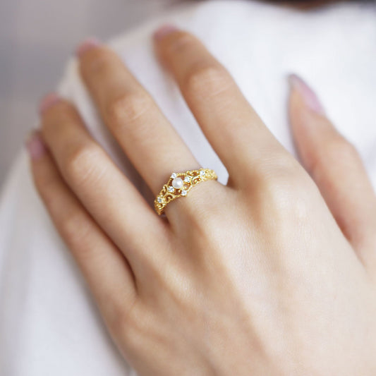 Women's Gold-Plated Antique Hollow Ring