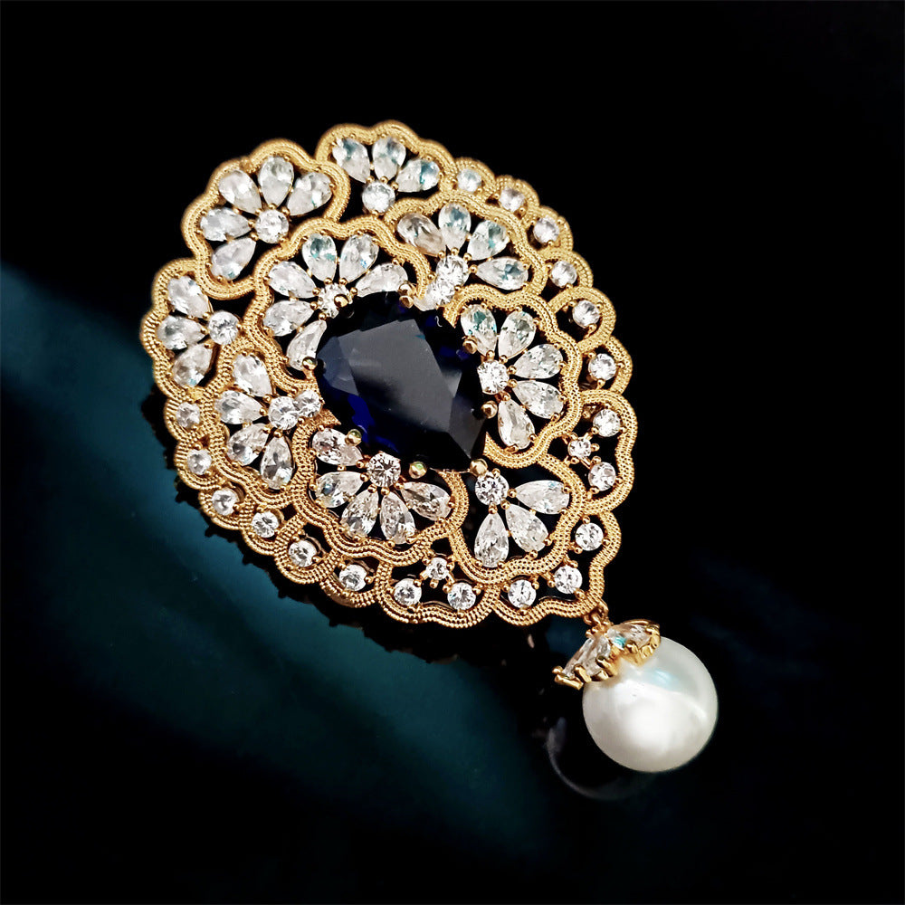 Fashion Retro Exaggerated Geometric Zircon Corsage