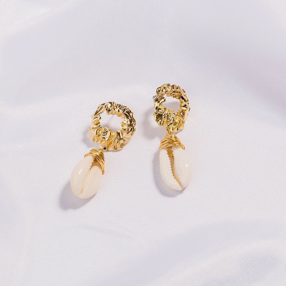 European And American Cross-Border Retro Simple Cold Wind Golden Earrings Female Temperament Wild Earrings Metal Earrings Tide