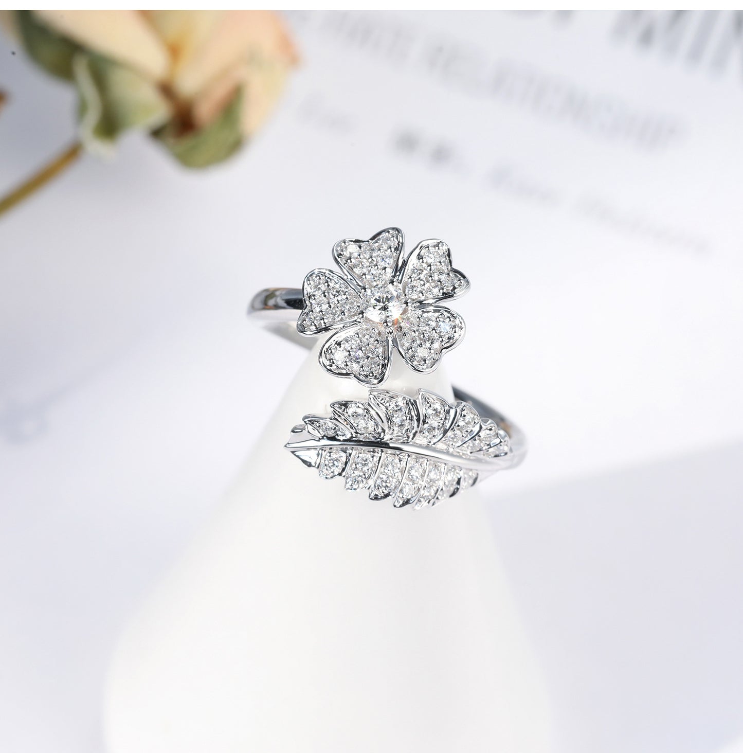 Flower Fashion And Fully-Jewelled Women's European And American Zircon Ornament Ring