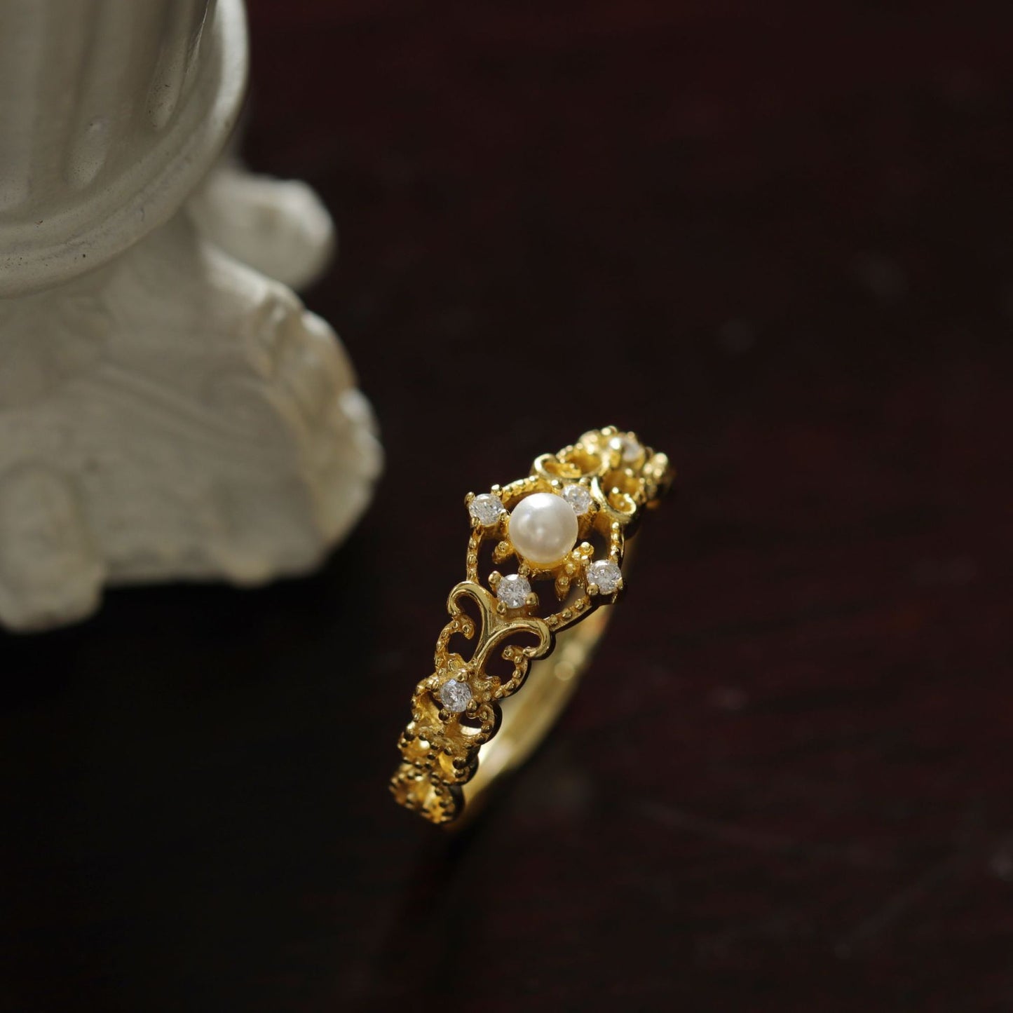 Women's Gold-Plated Antique Hollow Ring