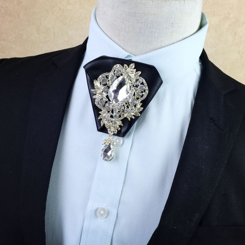 Men's Bow Tie With Metal Diamond Tassel