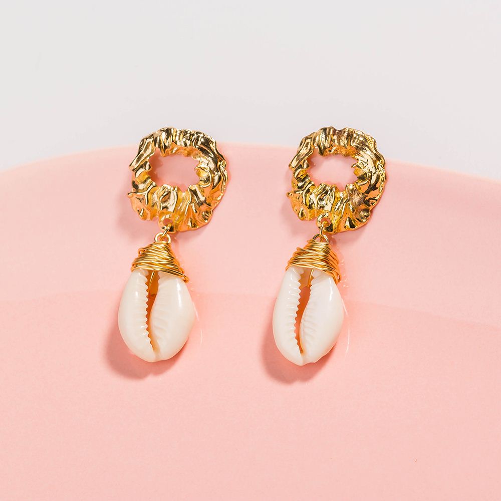 European And American Cross-Border Retro Simple Cold Wind Golden Earrings Female Temperament Wild Earrings Metal Earrings Tide