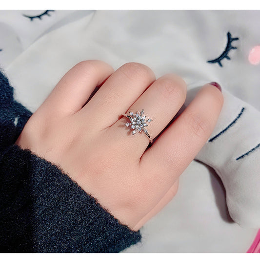 Net Celebrity With The Same Rotating Snowflake Ring Can Rotate