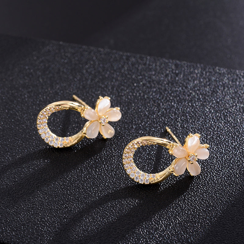 European And American Design Fashion Flower Earrings Simple